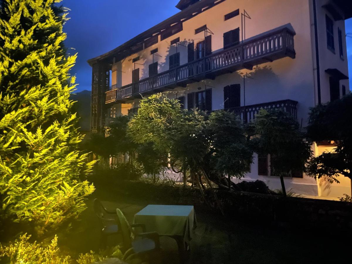 Dimora Fiorita Senior My Holiday Home Varallo Ngoại thất bức ảnh